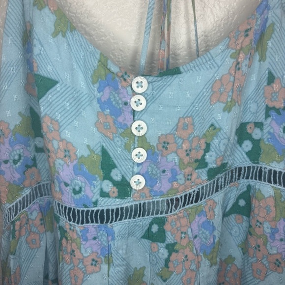 Urban Outfitters Blue Floral Dress with Buttons - Picture 2 of 4